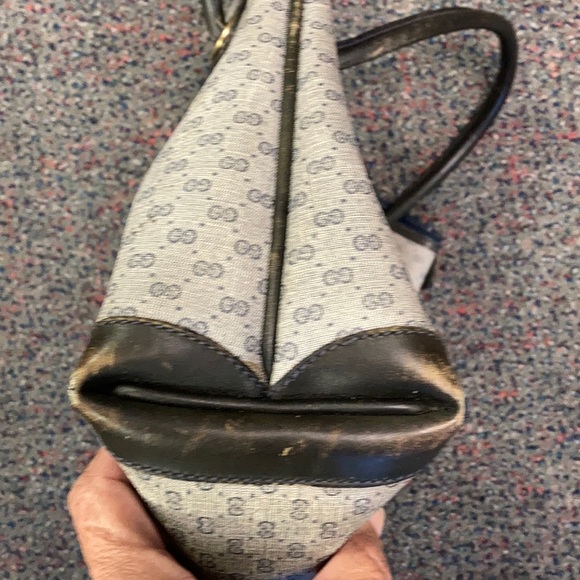 Vintage Gucci bag in tough shape needs some TLC - Picture 7 of 10